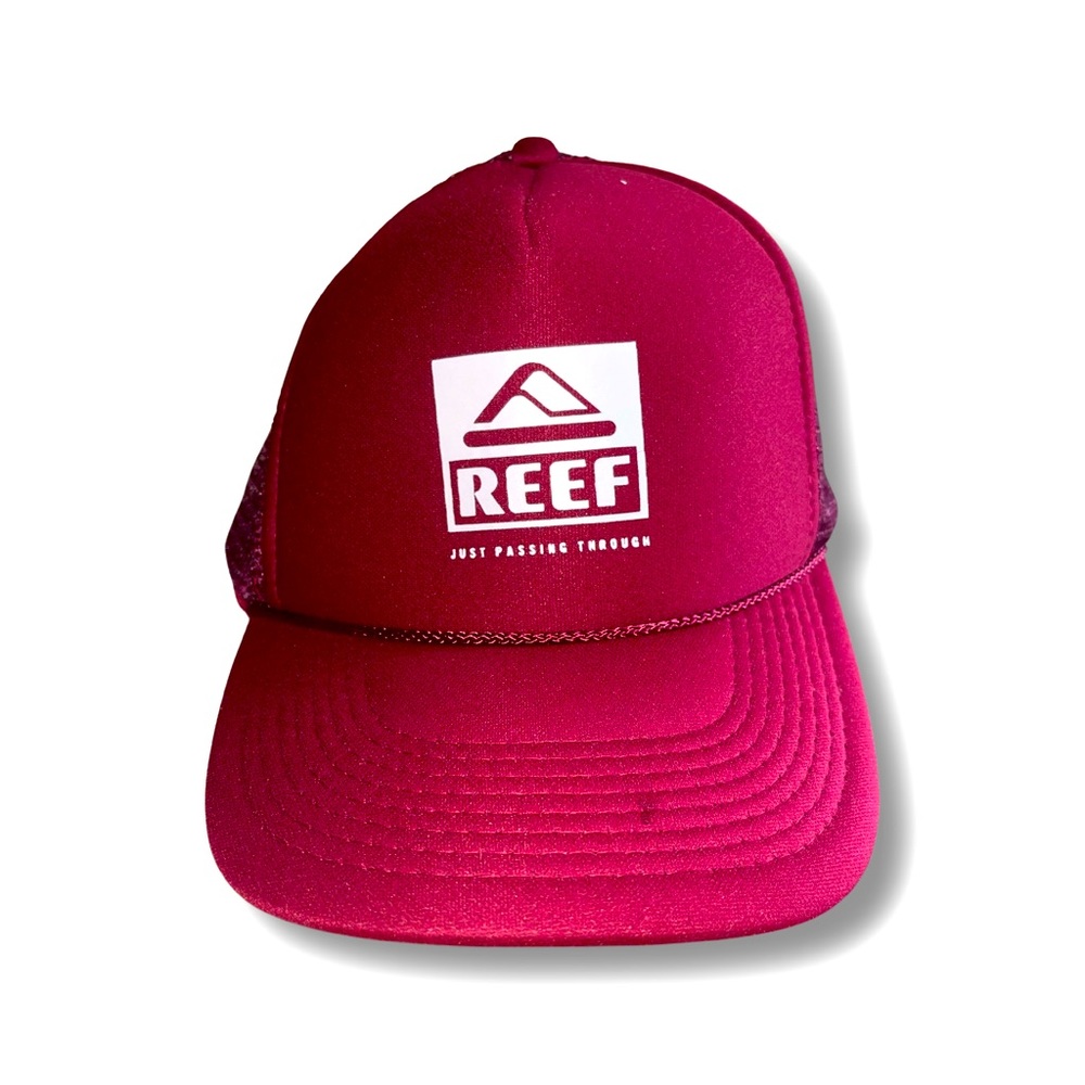 VINTAGE REEF brand trucker hat: White logo screen printed and snapback style